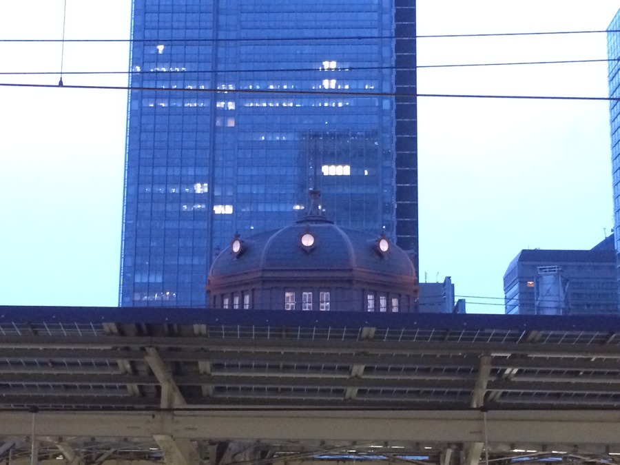 東京駅で